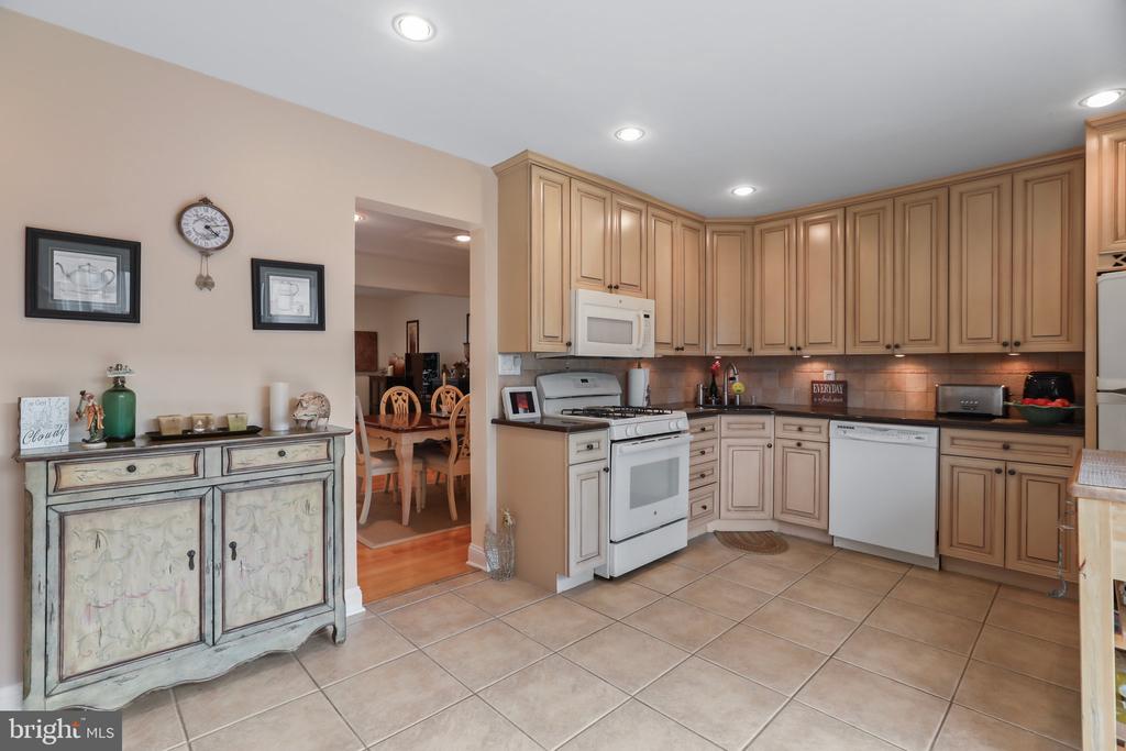 39 Bennington Dr
