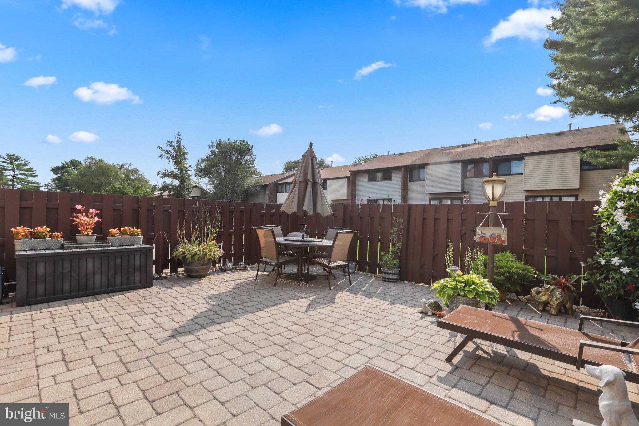 39 Bennington Dr