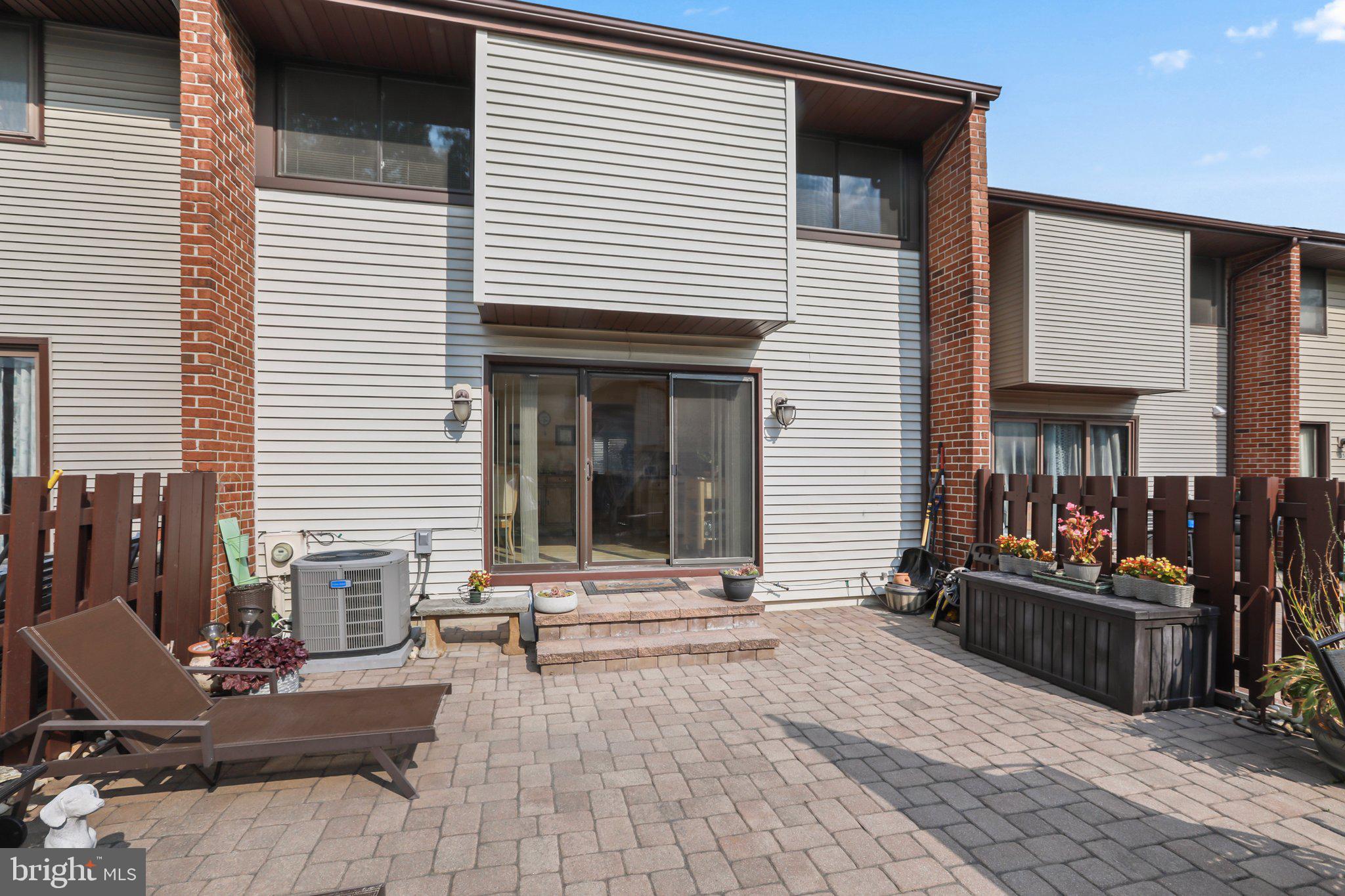 39 Bennington Dr