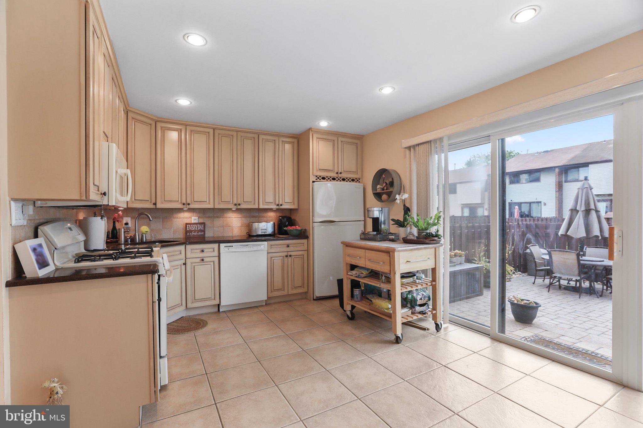39 Bennington Dr
