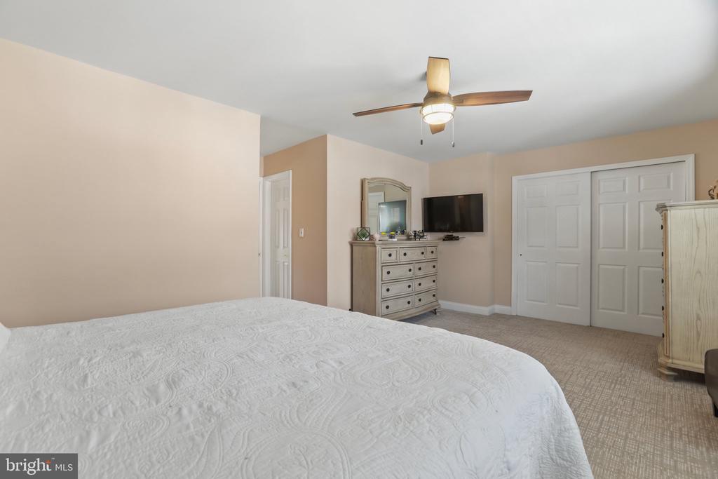39 Bennington Dr