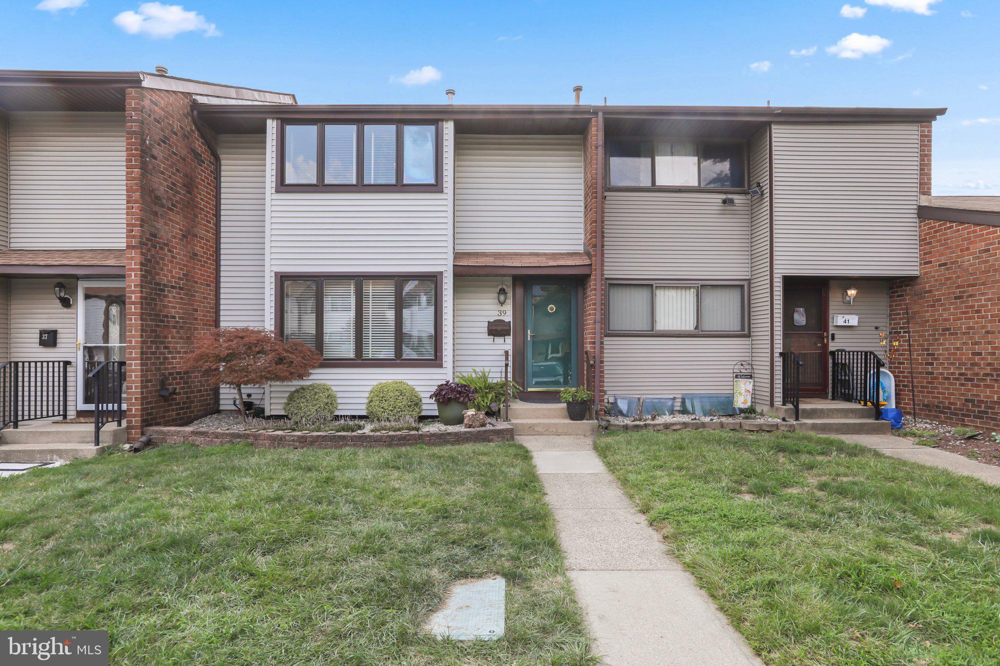 39 Bennington Dr