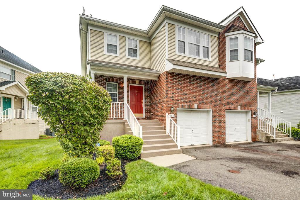 151 Fountayne Ln