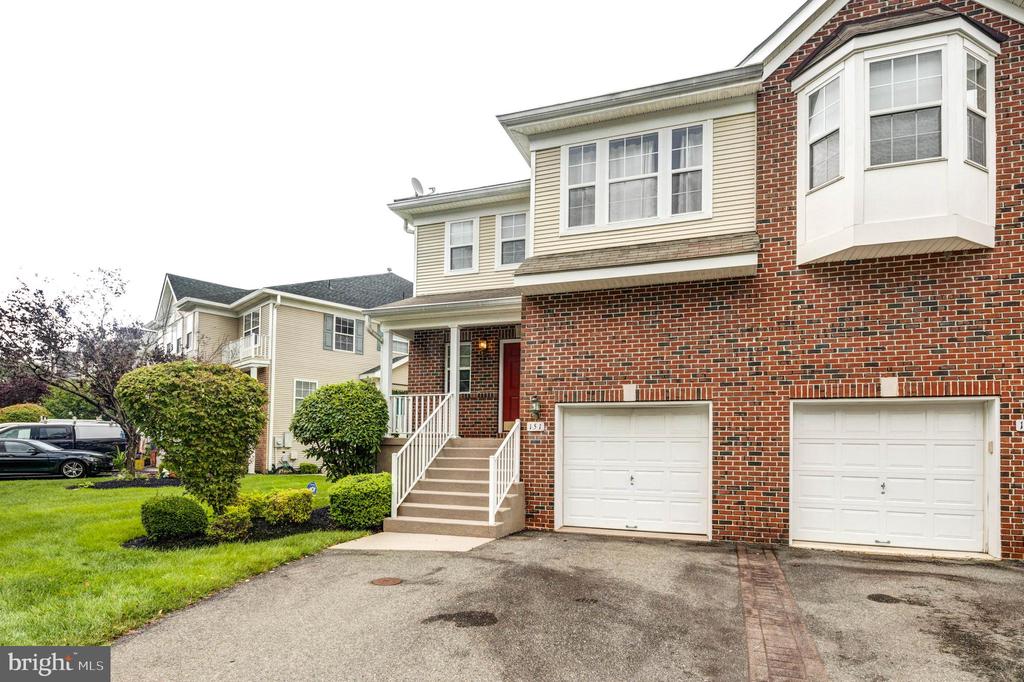 151 Fountayne Ln