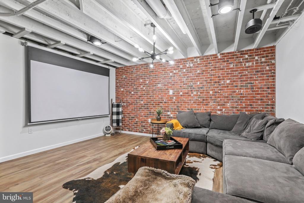 114 George St