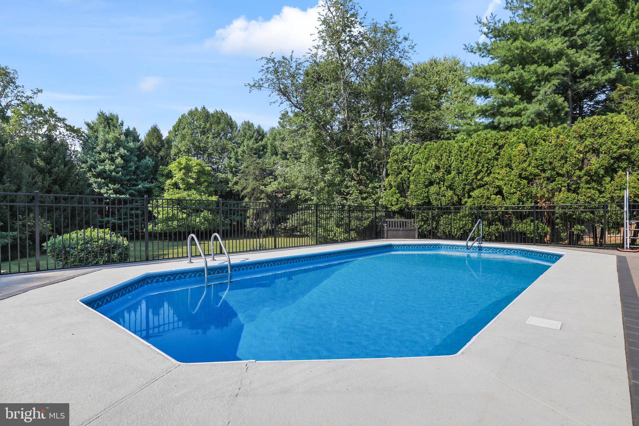 64 Colleen Cir