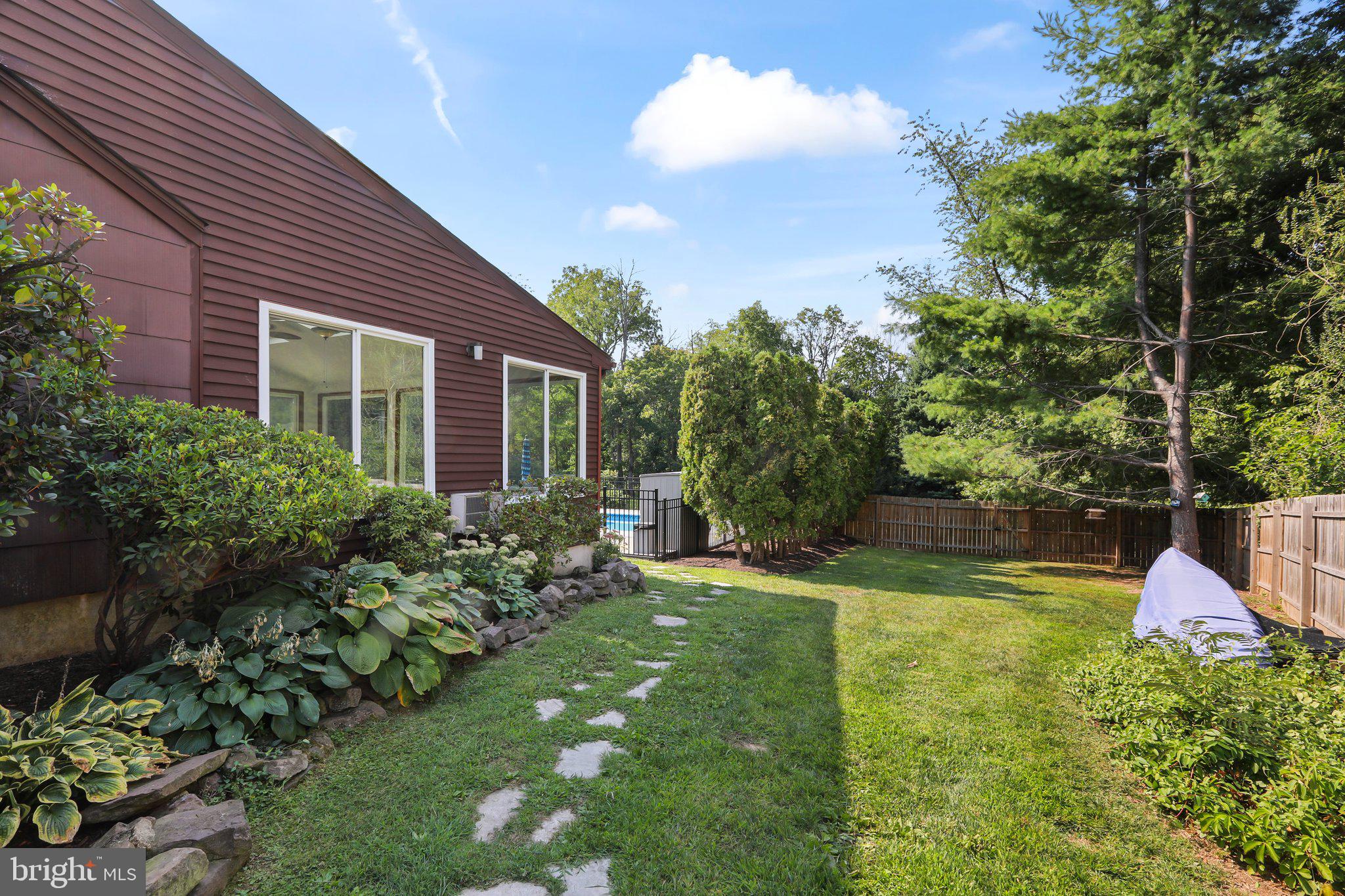 64 Colleen Cir