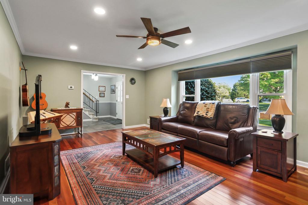 64 Colleen Cir