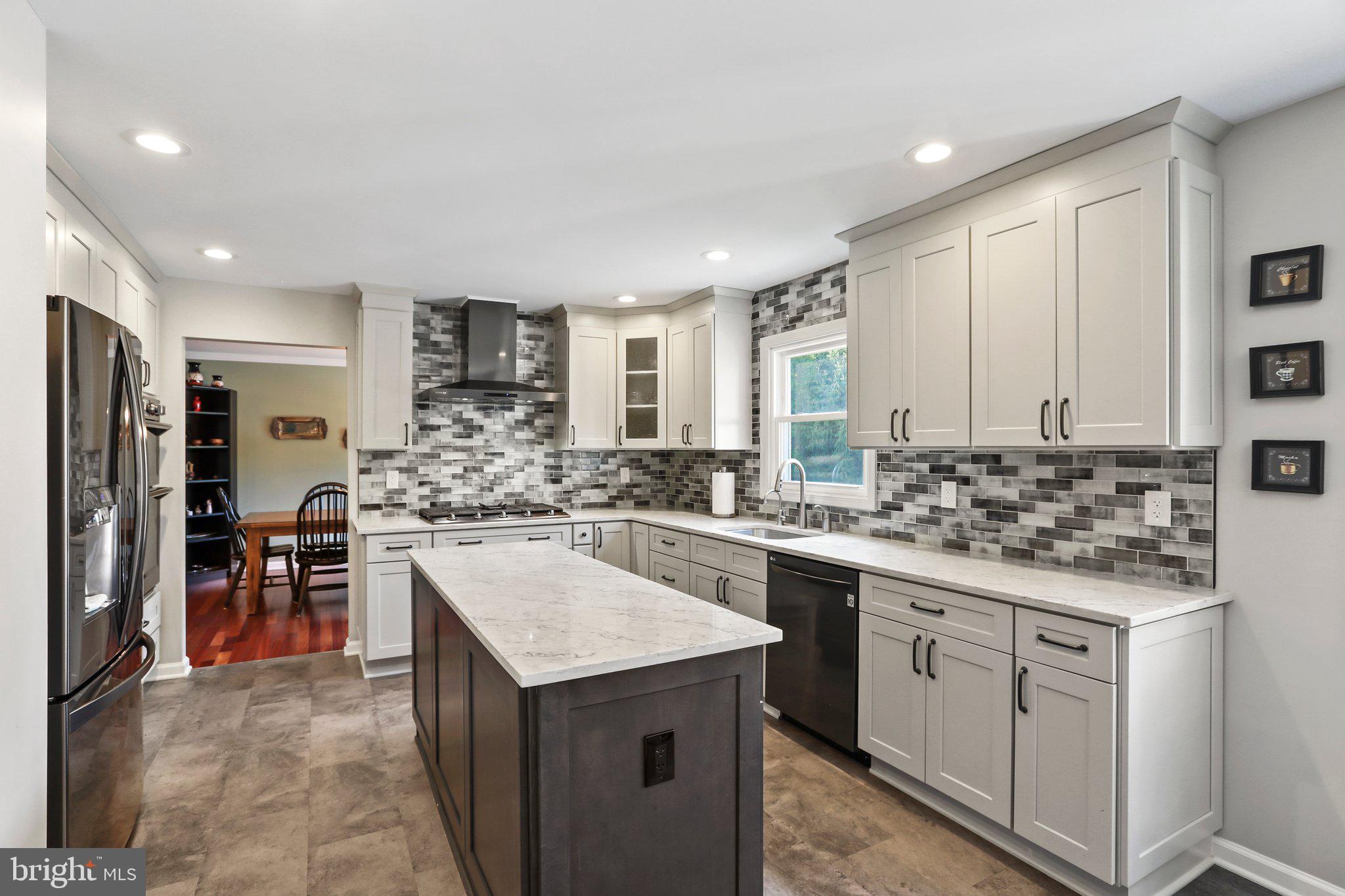 64 Colleen Cir