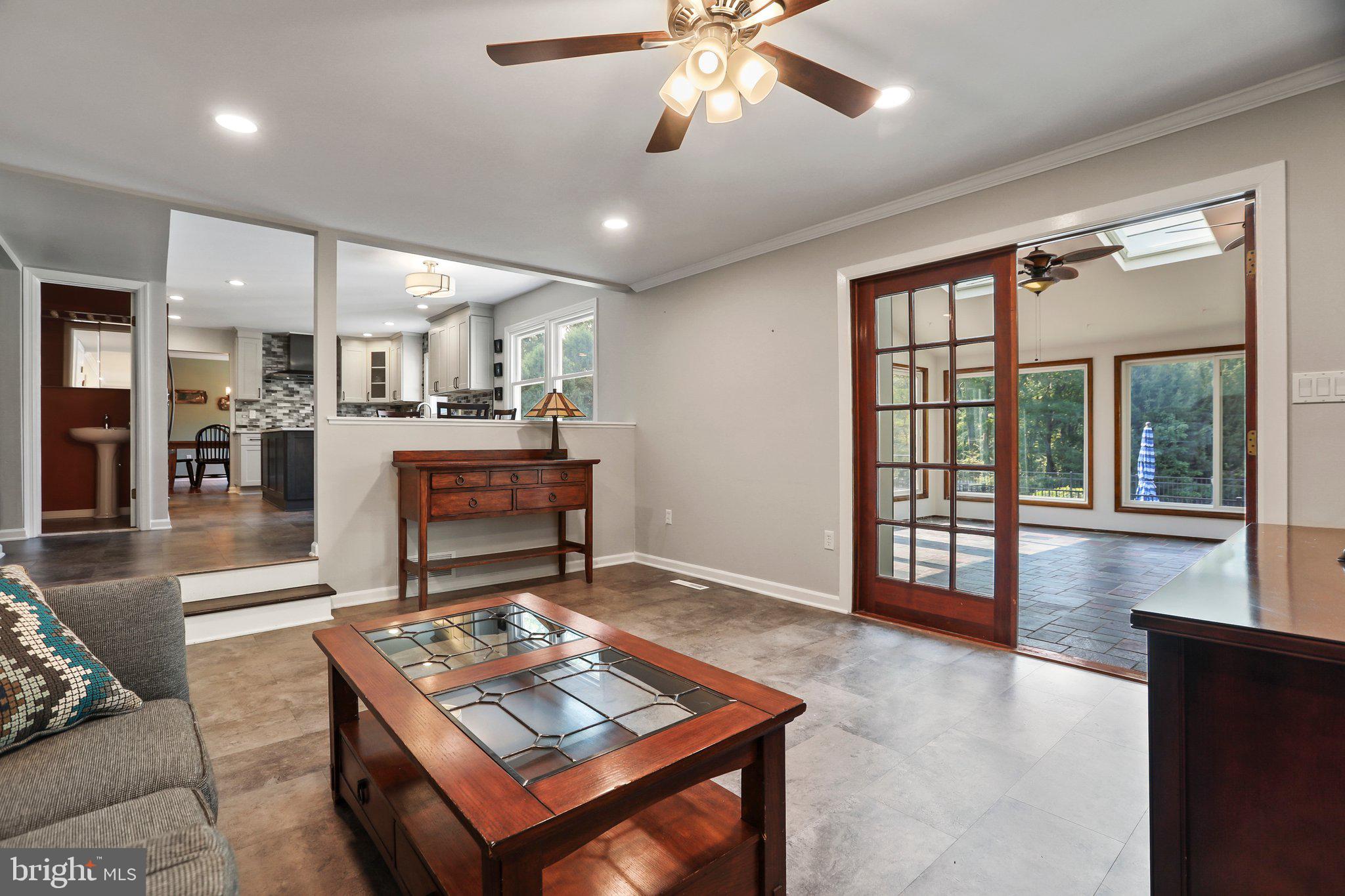 64 Colleen Cir