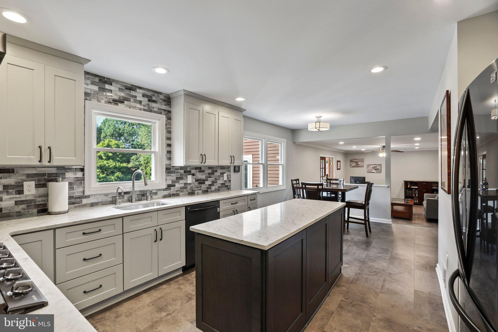 64 Colleen Cir