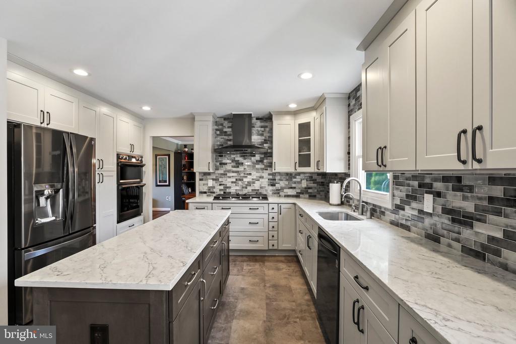 64 Colleen Cir
