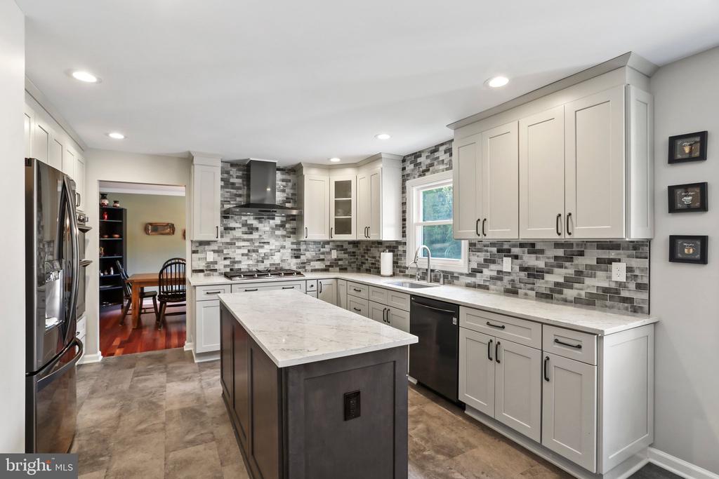 64 Colleen Cir
