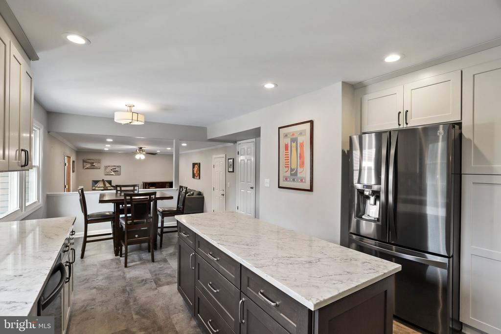 64 Colleen Cir