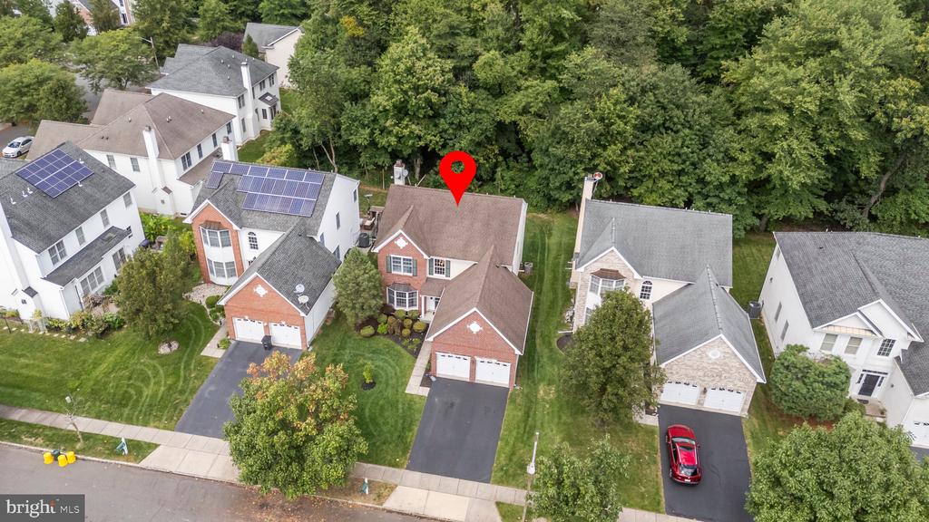 5 Lenmore Ct