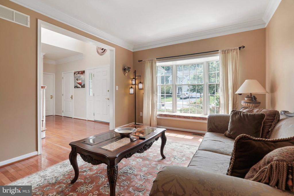 5 Lenmore Ct