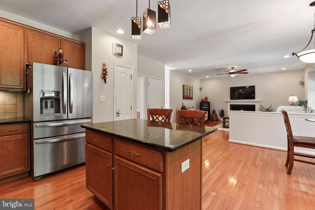 5 Lenmore Ct