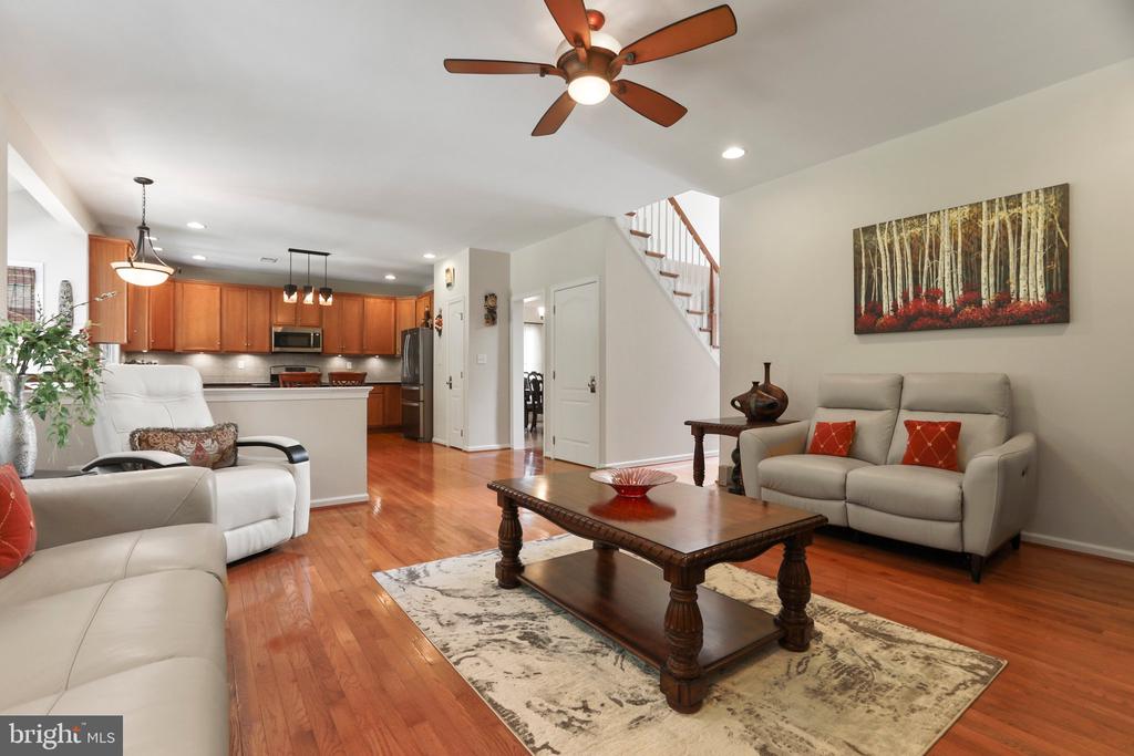 5 Lenmore Ct