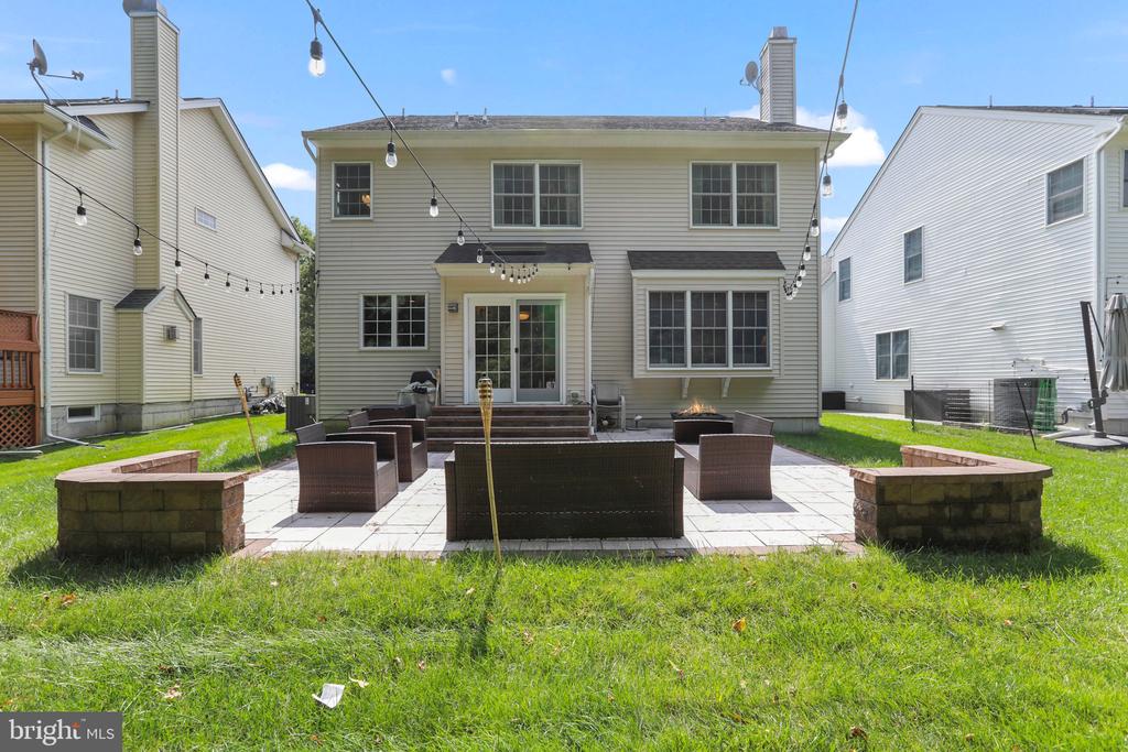 5 Lenmore Ct
