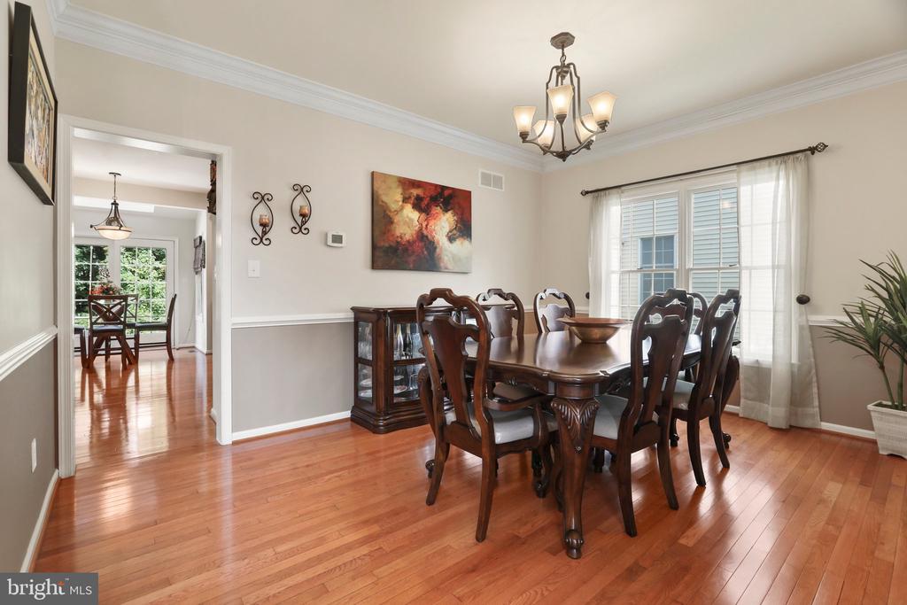 5 Lenmore Ct