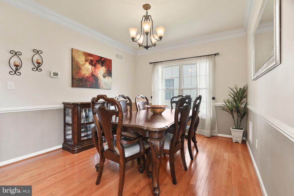 5 Lenmore Ct