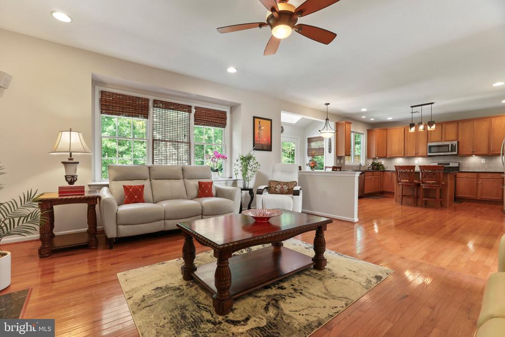 5 Lenmore Ct