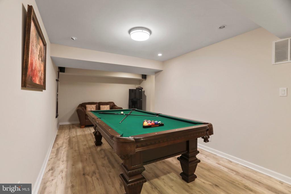 5 Lenmore Ct