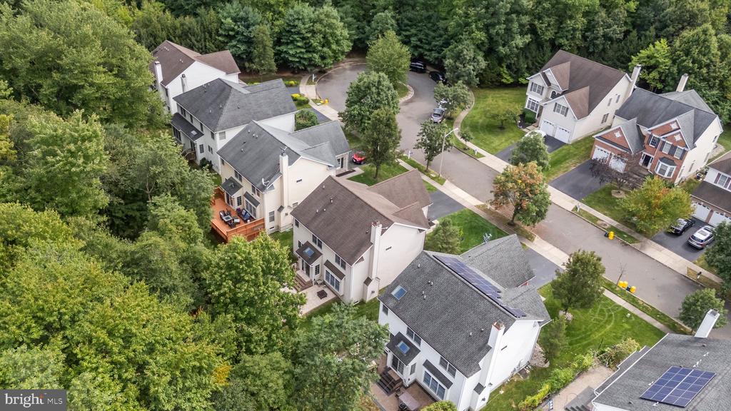 5 Lenmore Ct