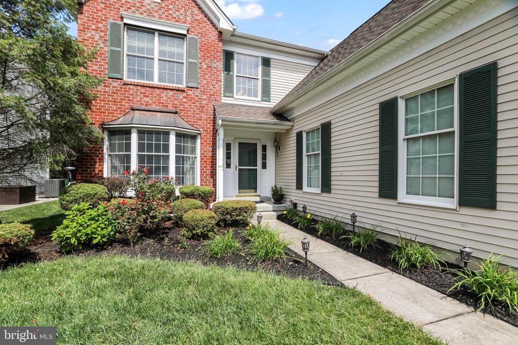 5 Lenmore Ct