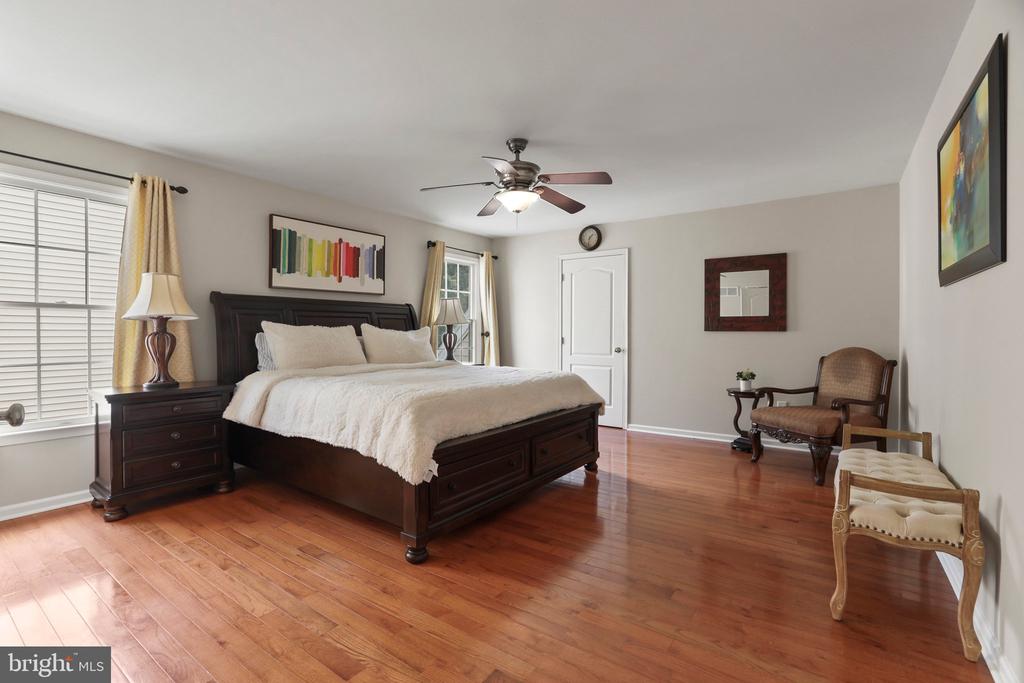 5 Lenmore Ct