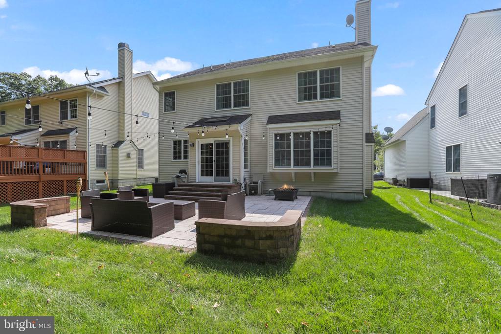 5 Lenmore Ct
