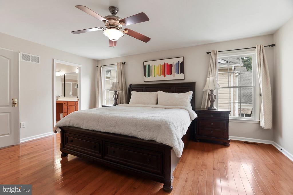 5 Lenmore Ct