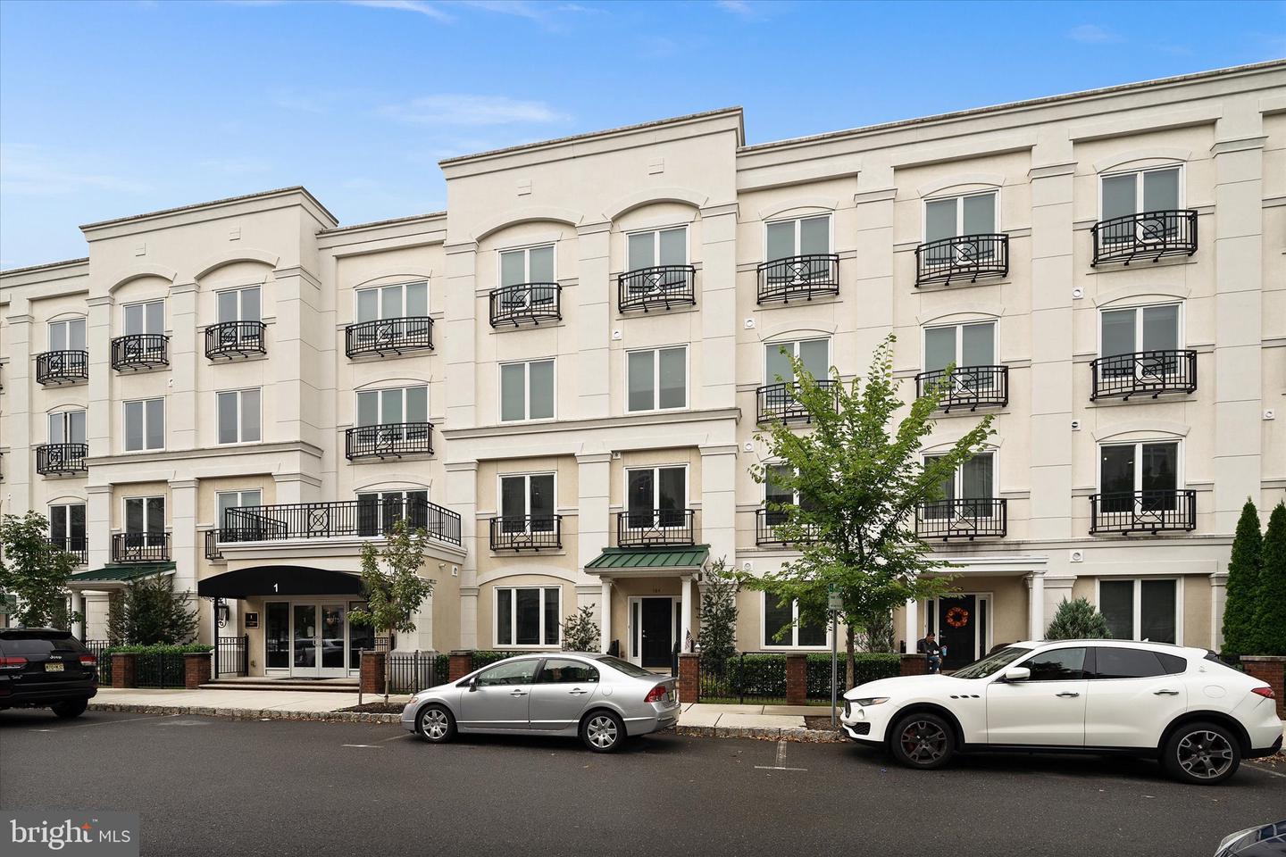 1 N Commerce Sq #309