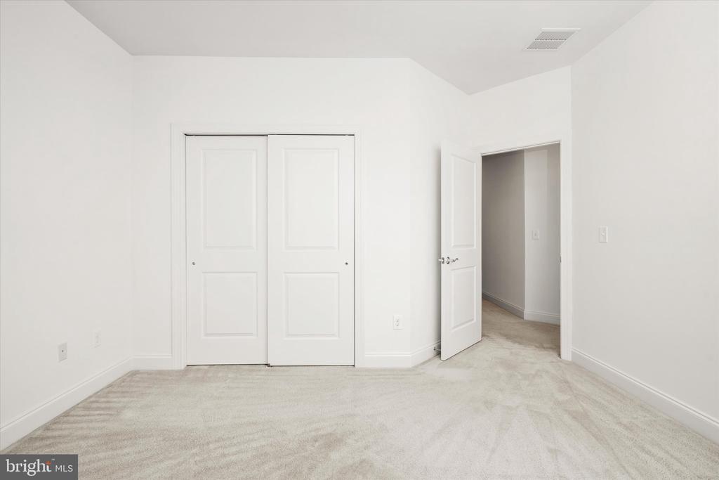 1 N Commerce Sq #309