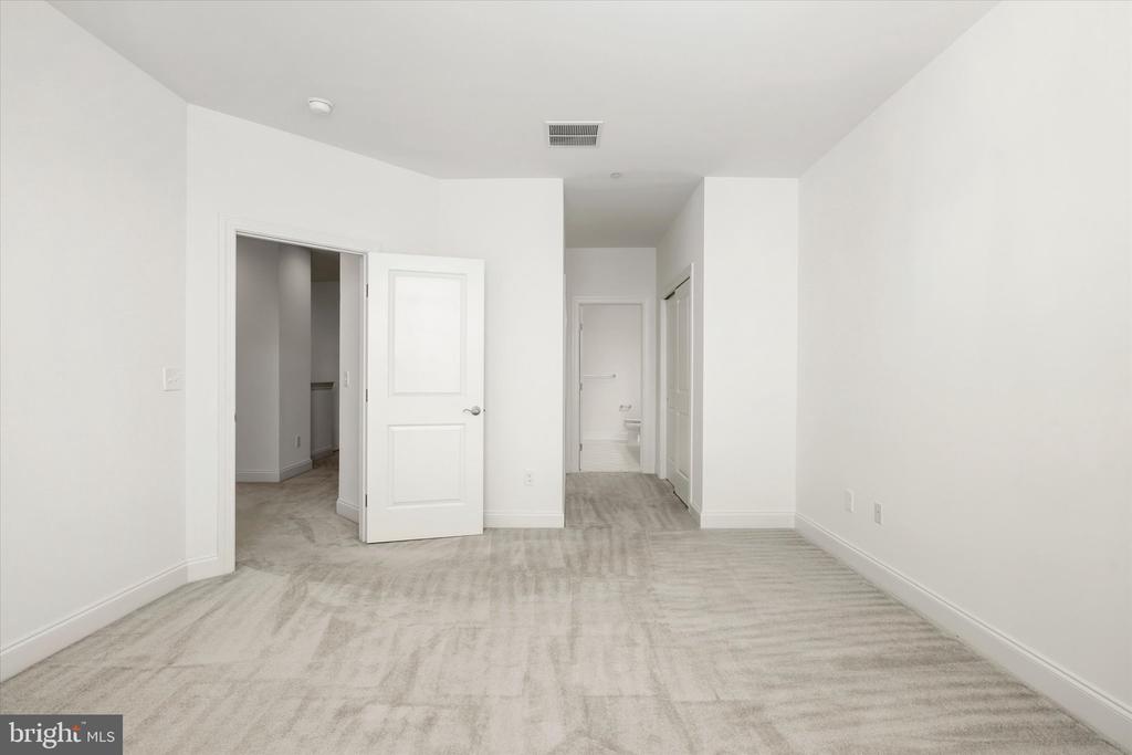 1 N Commerce Sq #309