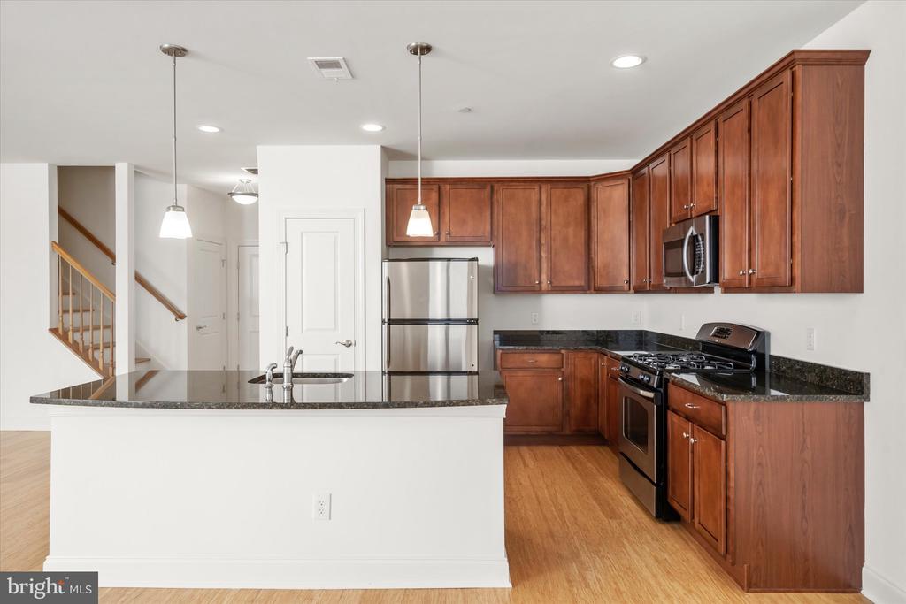 1 N Commerce Sq #309