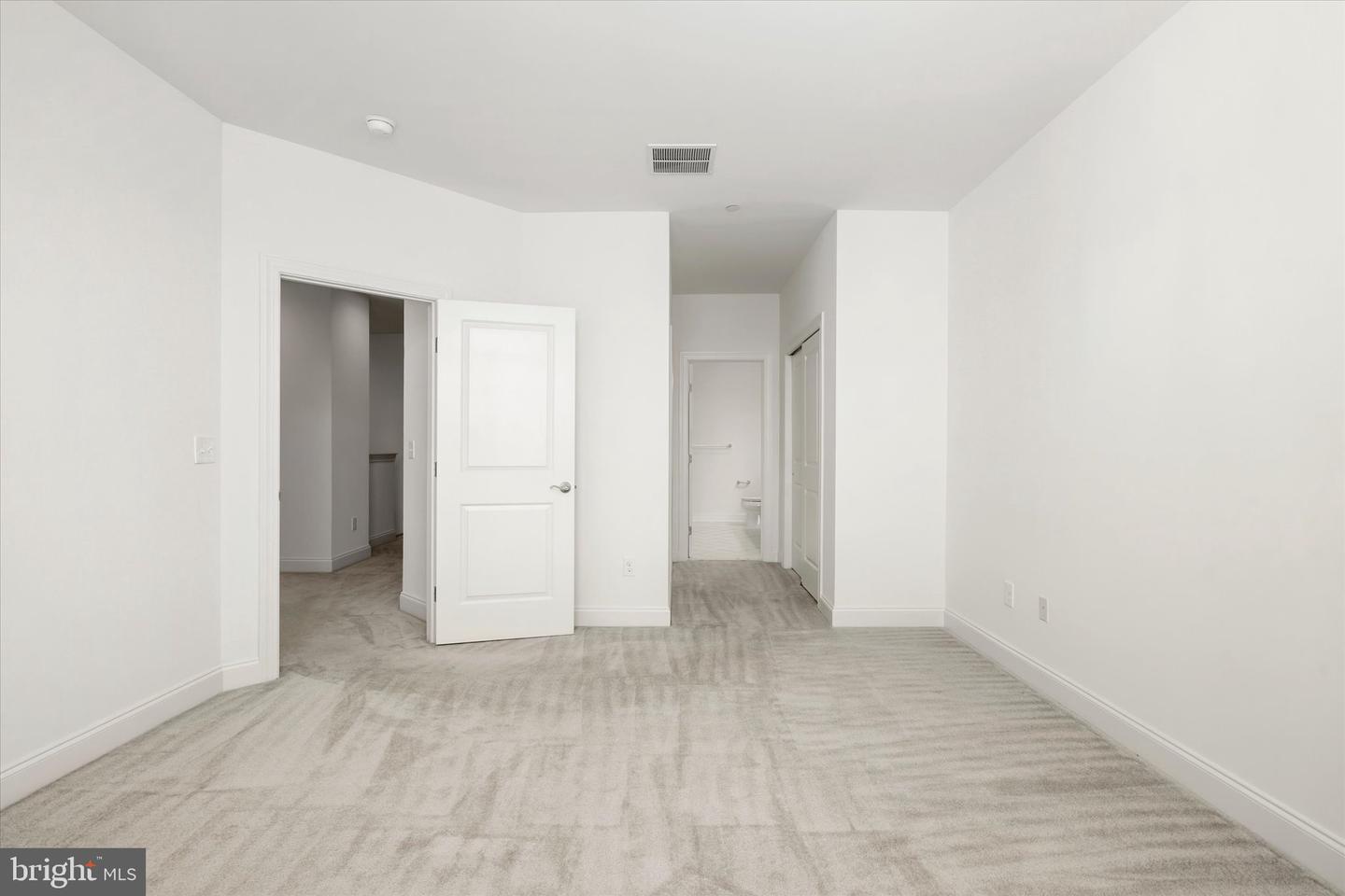 1 N Commerce Sq #309