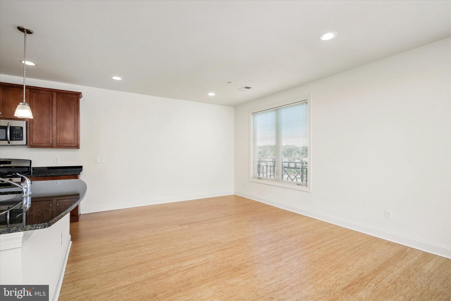 1 N Commerce Sq #309
