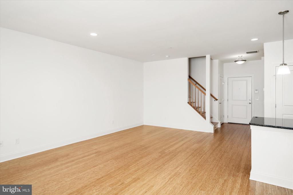 1 N Commerce Sq #309