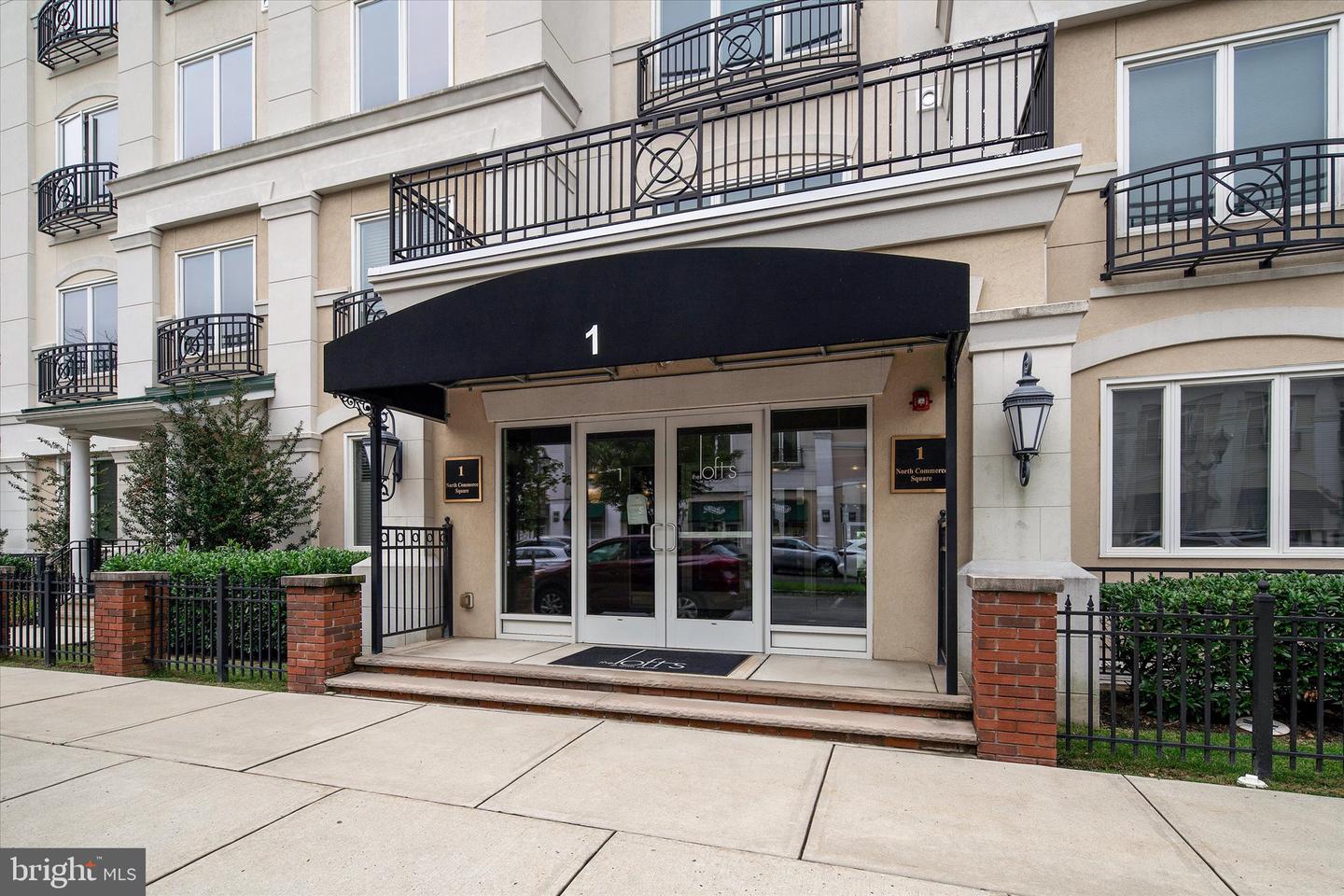 1 N Commerce Sq #309