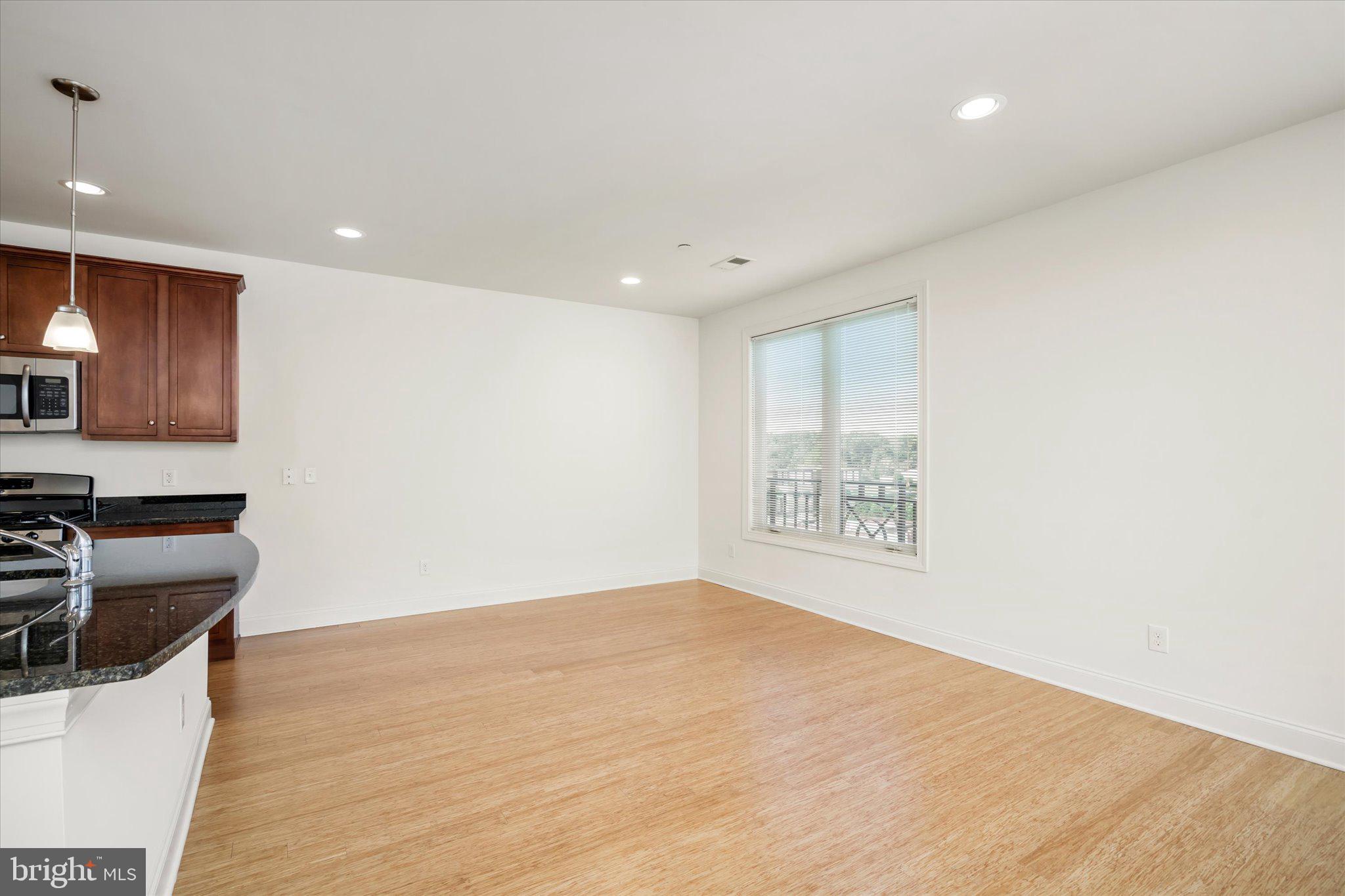 1 N Commerce Sq #309