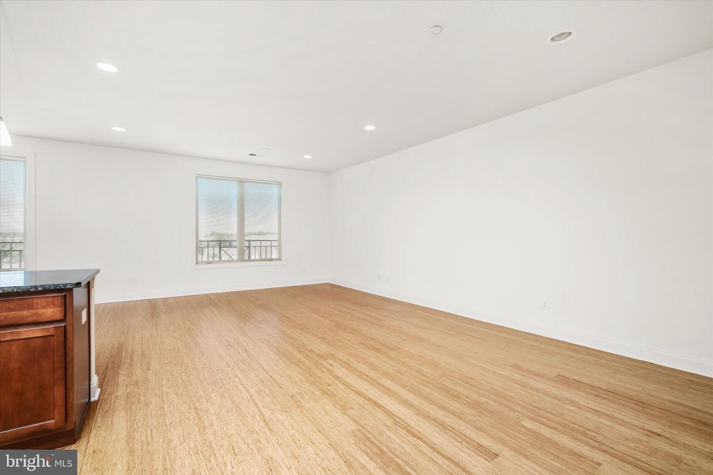 1 N Commerce Sq #309