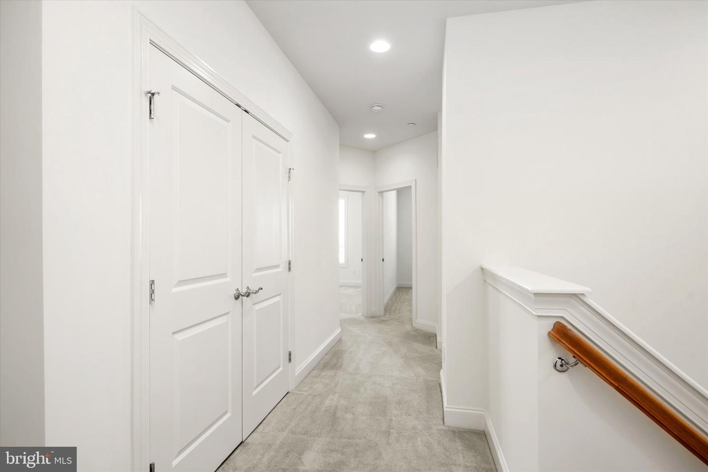 1 N Commerce Sq #309
