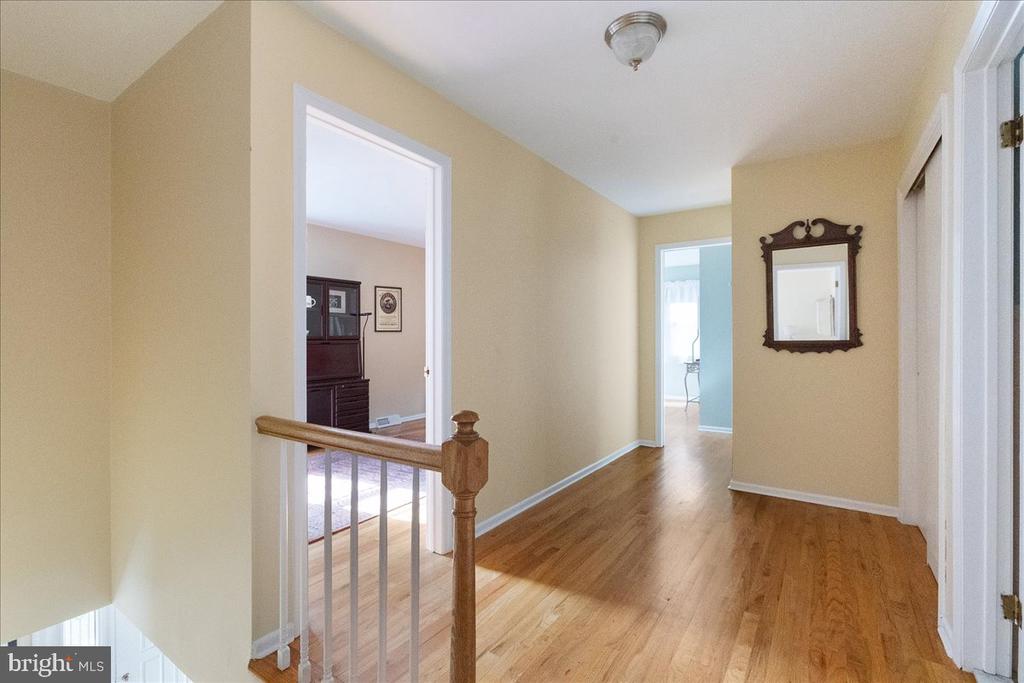 8 Laurel Wood Dr
