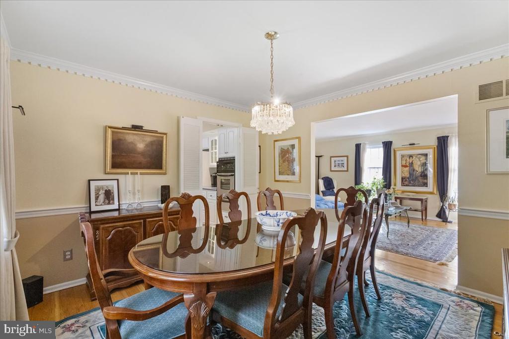 8 Laurel Wood Dr