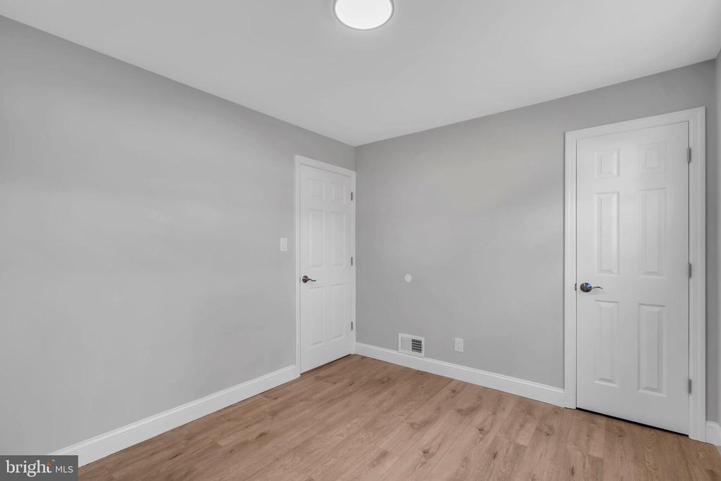 11 Ithaca Ct