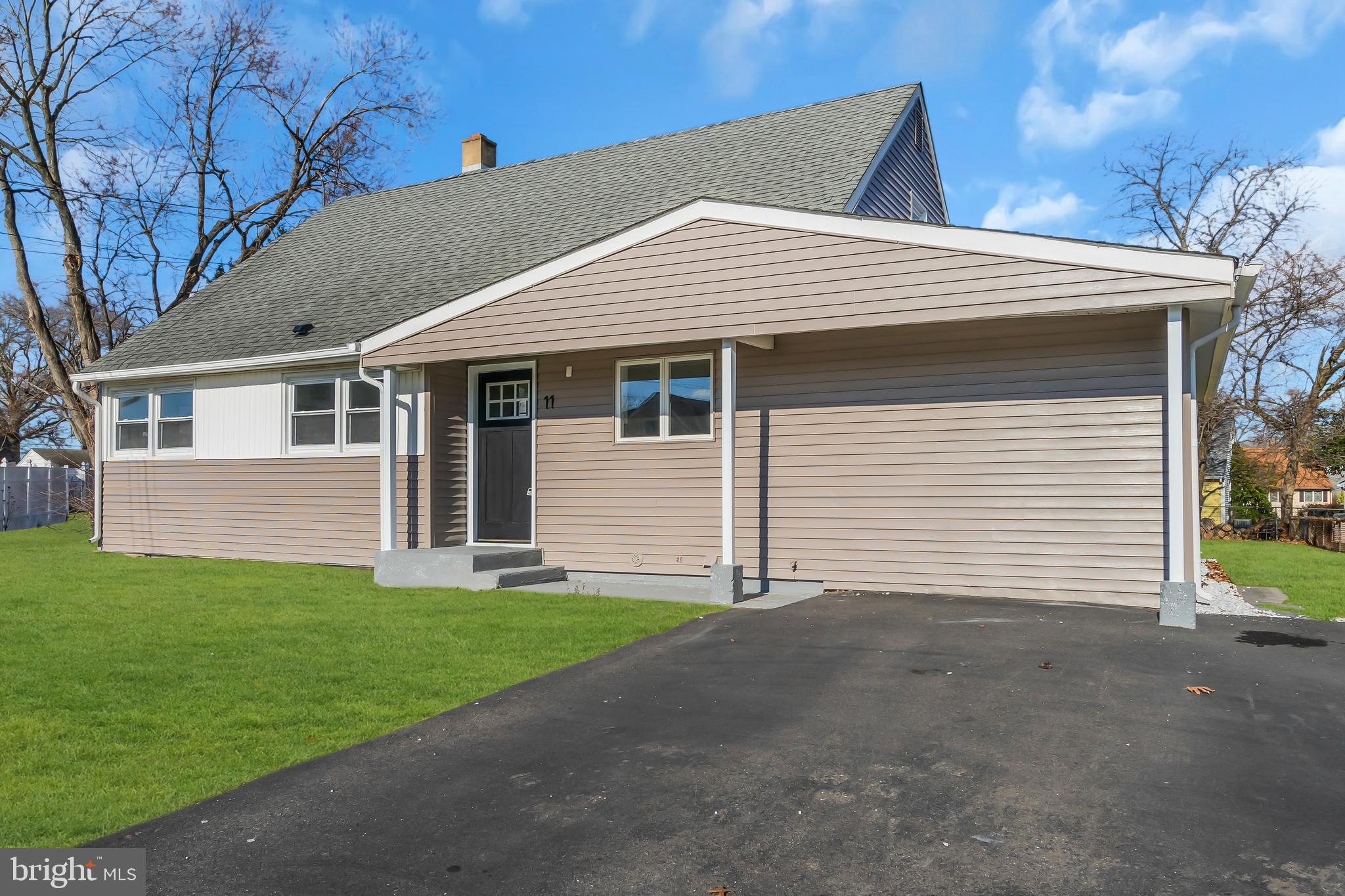 11 Ithaca Ct