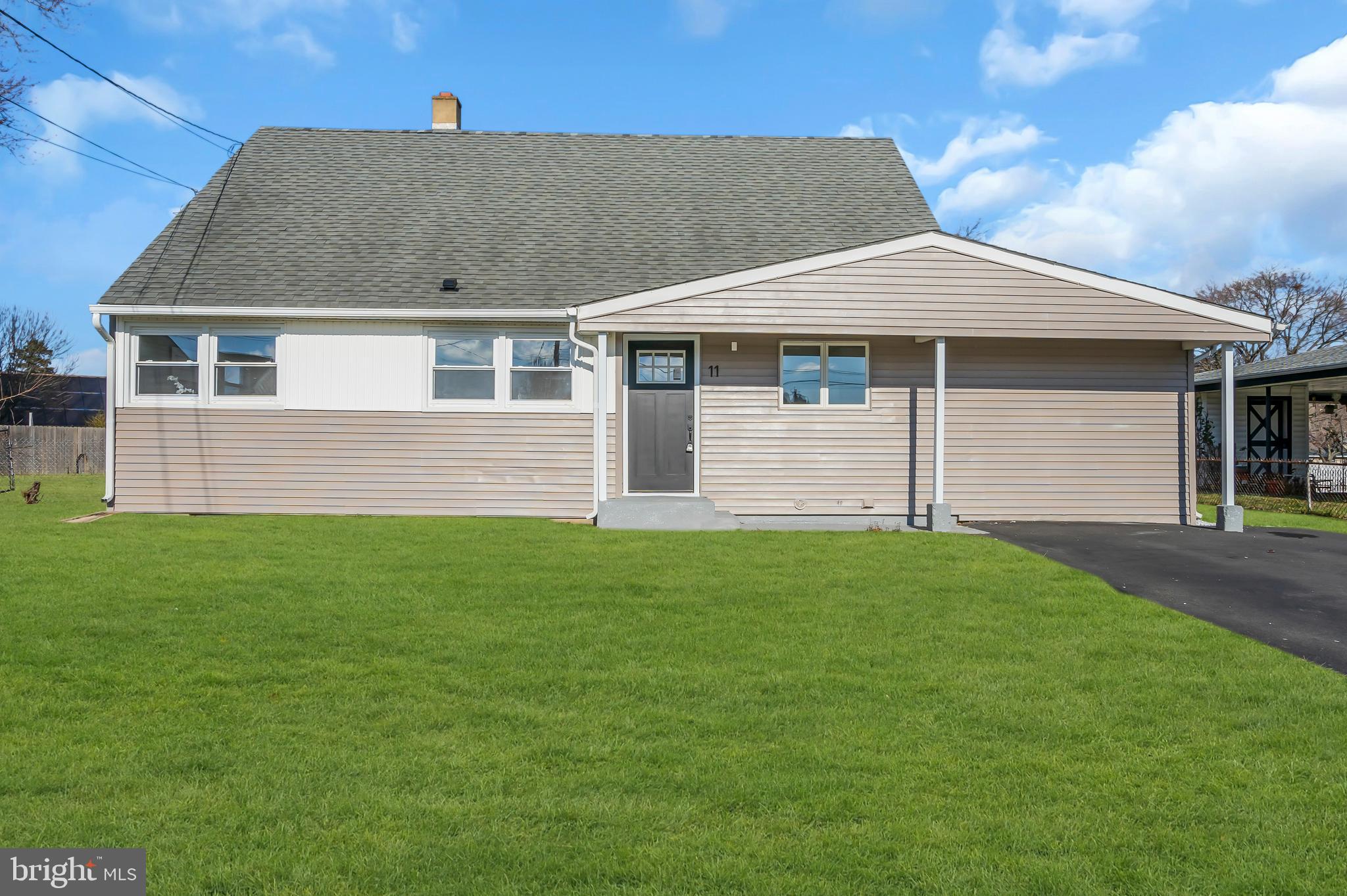 11 Ithaca Ct