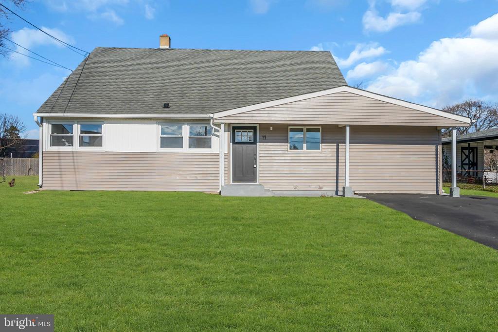 11 Ithaca Ct