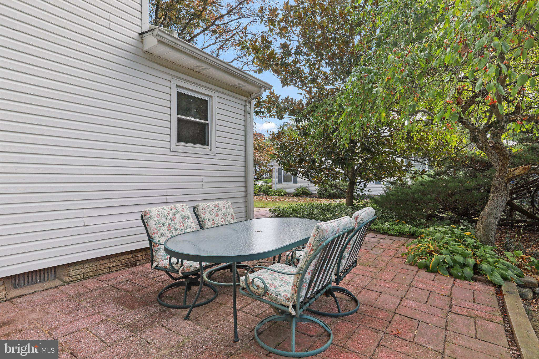 23 Galston Dr